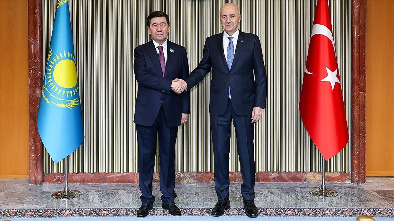 TBMM Başkanı Kurtulmuş, Meclis'te Kazakistan Parlamentosu Meclis Başkanı Koşanov ile görüştü