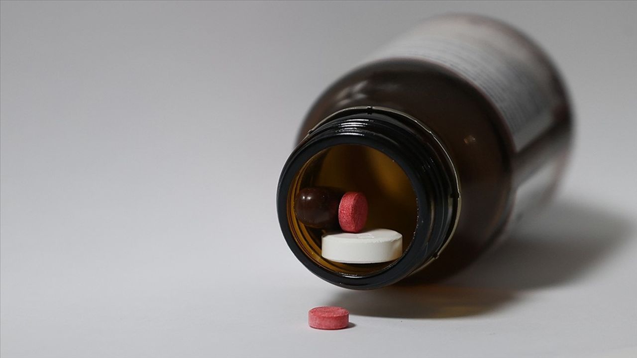 Bakan Memişoğlu 64 yeni beşeri tıbbi ürünün geri ödeme listesine dahil edildiğini bildirdi