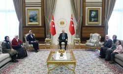 Cumhurbaşkanı Erdoğan, camilerin temizliğini yapan Sultan Bayat ve ailesini kabul etti