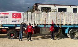 Türk Kızılayına ait yardım malzemelerini taşıyan tırların Gazze'ye geçişine başlandı