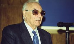 Eserlerinde toplumun sesi olan Yaşar Kemal