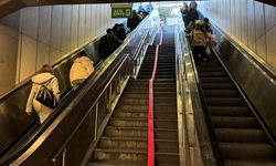 İstanbul'da metrobüs durağına bağlanan alt geçidi su bastı