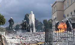 Yunanistan'da düzenlenen gösterilerde polis ve protestocular arasında arbede çıktı