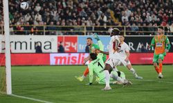 Galatasaray, deplasmanda Corendon Alanyaspor'u 2-1 yendi