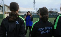 Şüheda Yıldız, "yarım kalan hayalini" futbolcu yetiştirerek tamamlıyor