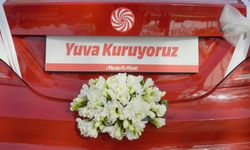 MediaMarkt Türkiye, kampanyasını gelin arabasıyla tanıttı
