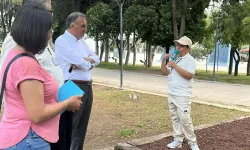Antalya'da küçük rehberler şehri tanıtıyor