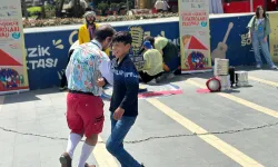 Bursa tiyatro ile gülümsüyor