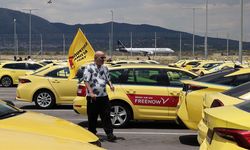 Atina'da 48 saatlik greve giden taksicilerden Eleftherios Venizelos Havalimanı'nda eylem