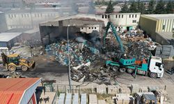 Eskişehir'de geri dönüşüm tesisinde çıkan yangın söndürüldü