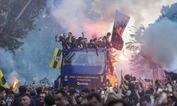 Fenerbahçe Beko, THY Avrupa Ligi şampiyonluğunu taraftarıyla kutladı