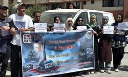 Gazze'deki gazeteciler, İsrail'in soykırımına son verilmesi talebiyle eylem yaptı
