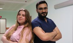 Hemşire çift hastanede ve evde hayatı paylaşıyor