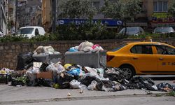 İzmir'de grev nedeniyle temizlik hizmeti aksıyor