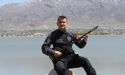 Müzik tutkunu polis memuru, 7 enstrüman çalıyor