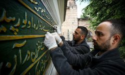 Tarihi mekanlar ve camiler iki nakkaşın motifleriyle süsleniyor