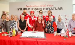 Türk Kızılay, Anneler Günü dolayısıyla deprem bölgesinde etkinlikler düzenledi