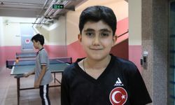 Babasının yönlendirmesiyle başladığı masa tenisinde gözünü yeni şampiyonluklara çevirdi