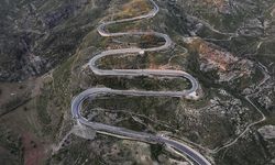 Demirkapı Tüneli'ne bağlanan kıvrımlı yol dronla görüntülendi