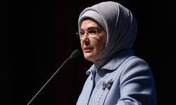 Emine Erdoğan: Merhametin en derin hislerle yaşandığı mübarek Kurban Bayramı'nı gönlümüz buruk idrak ediyoruz