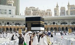Hacı adayları Arafat öncesi Harem-i Şerif'te ibadetlerini sürdürüyor