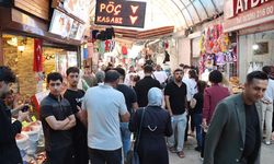 Hatay'da restorasyon nedeniyle taşınacak Uzun Çarşı'da bayram yoğunluğu