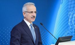 Ulaştırma ve Altyapı Bakanı Uraloğlu, ülkede elektrikli araç şarj altyapısının hızla arttığını bildirdi