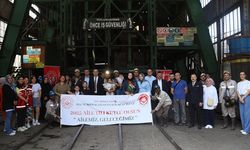 Zonguldak'ta çocuklar Babalar Gününü maden ocağının önünde kutladı
