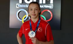 Milli güreşçi Eylem Engin bronz madalya kazandı