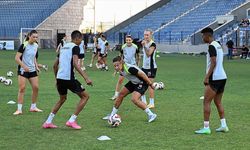 "4 kıta, 14 ülkeden 17 yabancı futbolcu"