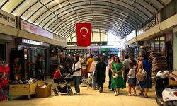 Hatay'da tarihi Uzun Çarşı esnafı geçici prefabrik dükkanlarında faaliyete başladı