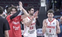 A Milli Basketbol Takımı, Avrupa Şampiyonası'nda 24 yıl sonra yarı finale yükseldi