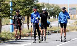 Milli sporcular asfaltta tekerlekli kayak antrenmanlarıyla kışa hazırlandı