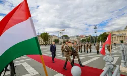 TBMM Başkanı Kurtulmuş'tan Meçhul Asker Anıtı'na çelenk