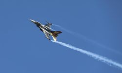 SOLOTÜRK Pamukkale'de gösteri uçuşu yaptı