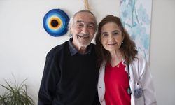 Doktor kızının erken teşhisiyle kanseri yenen baba 16 yıldır rahat nefes alıyor