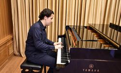 Görme engelli konservatuvar öğrencisinin hedefi piyanoyla dünyaya açılmak