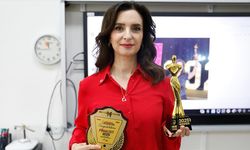 Hacer öğretmen, Birleşik Krallık'ta 'Küresel Yaşam Boyu Başarı' ödülüne layık görüldü