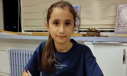 Sinop'ta ilkokul öğrencisi çizdiği karikatürle dünya birincisi oldu