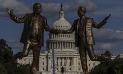 ABD'de, Epstein'in albümünden Başkan Trump'ın da yer aldığı 19 yeni fotoğraf paylaşıldı