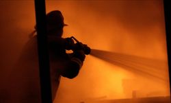 Çin'in Guangdong eyaletinde yarı meskun binada çıkan yangında 12 kişi öldü