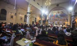Gazze'deki Hristiyanlar Noel ayininde İsrail'in neden olduğu yıkımın ortasında barış için dua etti