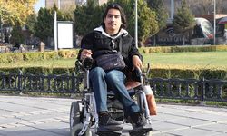 İki üniversite mezunu serebral palsili Hikmet hayallerinin peşinden gidiyor