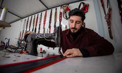 Konteynerde ürettiği köpek tasmalarını 20'den fazla ülkeye ihraç ediyor