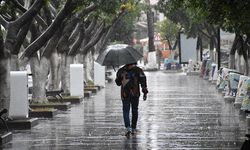 Meteorolojiden Türkiye'nin bazı bölgeleri için kuvvetli yağış ile fırtına uyarısı