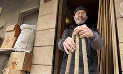 Nurettin usta 50 yıldır çoban değneğiyle keser sapı ve fırın küreği üretiyor