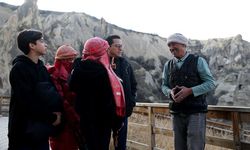 Ortaokul mezunu Cemalettin Yavuz, Kapadokya'yı 9 dilde dünyaya tanıtıyor