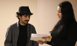 Otizmli genç tiyatro eğitimleriyle sahne hayaline adım adım yaklaşıyor