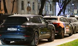 Rusya'da yüzlerce Porsche sahibi araçlarını çalıştırmakta sorun yaşadı