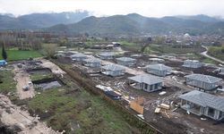 Sındırgı'nın kırsal mahallelerinde deprem konutlarının yapımı sürüyor